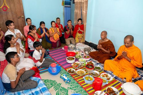 ภาพ No.98564:พิธีทอดกฐินสมทบวัดกัลยาณมิตรต่างประเทศ ณ วัดราชบัณนะวิหาร เมืองรังกามาติ ประเทศบังกลาเทศ วันศุกร์ที่ 24 พฤศจิกายน พ.ศ. 2566