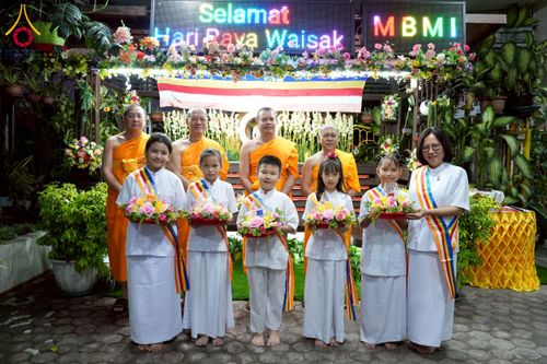 ภาพ No.227535:วันที่ 7 มิถุนายน พุทธศักราช 2568 วิสาขบูชาบนเกาะสุมาตรา ถวายเป็นพระราชกุศล แด่ “สมเด็จพระนางเจ้าสุทิดา พระบรมราชินี”