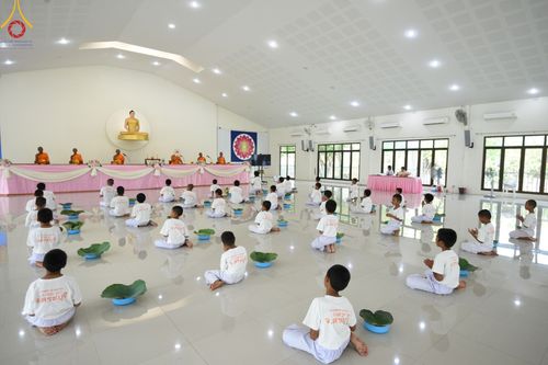 ภาพ No.133354:พิธีตัดปอยผม ธรรมทายาท โครงการบรรพชาสามเณร ฟื้นฟูพระพุทธศาสนาทั่วไทย  ณ ศูนย์ปฏิบัติธรรมจังหวัดสระบุรี อ.พระพุทธบาท จ.สระบุรี  วันที่ 2 เมษายน พ.ศ. 2567