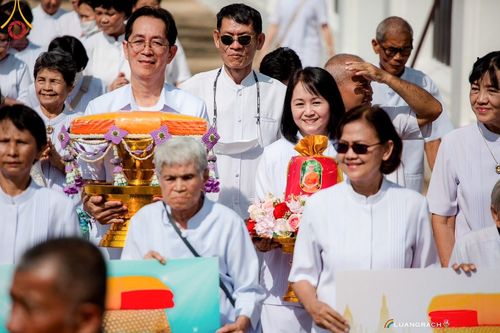 ภาพ No.171256:พิธีทอดกฐิน ณ วัดยางหัก จ.ราชบุรี ในโครงการกฐินสามัคคีทั่วไทย 30,000 วัด บูชาธรรม 80 ปี หลวงพ่อธัมมชโย โดยคณะศิษยานุศิษย์วัดพระธรรมกาย วันที่ 25 ตุลาคม พ.ศ. 2567