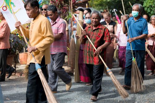 ภาพ No.98934:พิธีทอดกฐินสามัคคีทั่วไทย 5,000 วัด  ณ วัดกันทรอมอุดม อ.ขุนหาญ จ.ศรีสะเกษ วันที่ 26 พฤศจิกายน พ.ศ. 2566