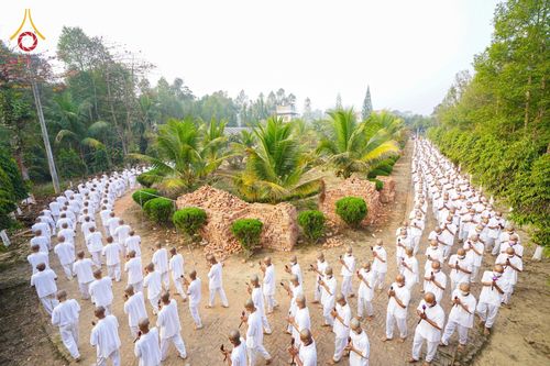 ภาพ No.75884:พิธีบรรพชาสามเณร ณ วัดปันชารี สันติปูร์ อรัญกฏิ เมืองคาร์กาชารี ประเทศบังกลาเทศ วันที่ 10 กุมภาพันธ์ พ.ศ. 2566