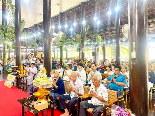 ภาพ No.252103:วันที่ 11 ตุลาคม พ.ศ. 2568 พิธีทอดกฐินสามัคคีทั่วไทย 30,000 วัด โดยคณะศิษยานุศิษย์ บูชาธรรม 81 ปี หลวงพ่อธัมมชโย ณ วัดหนองสองห้อง อ.บ้านแพ้ว จ.สมุทรสาคร