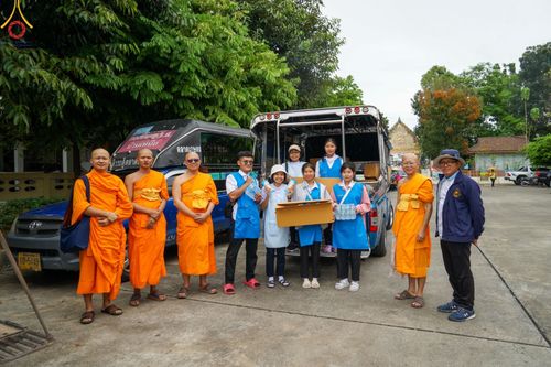 ภาพ No.129960:V.34 เพื่อธรรมเพื่อบางกล่ำ การรับบุญของเจ้าหน้าที่หน่วยงานต่างๆ  เพื่องานธรรมยาตราอัญเชิญพระบรมสารีริกธาตุ ประดิษฐาน ณ มหารัตนเจดีย์สิริปทุมสวรรค์ (เจดีย์อริยพุทธะ 5 พระองค์) ณ ศูนย์ปฏิบัติธรรมภาคใต้ อ.บางกล่ำ จ.สงขลา ระหว่างวันที่ 9-10 มีนาคม พ.ศ. 2567