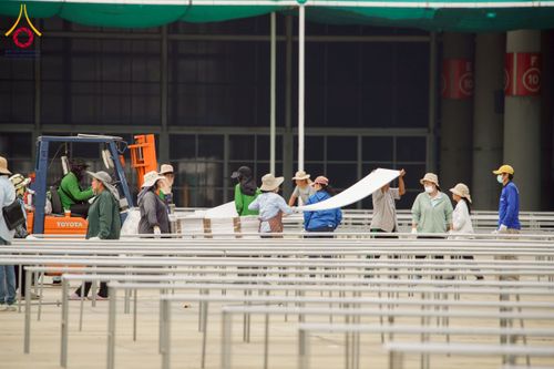 ภาพ No.217581:วันที่ 2-14 เมษายน พ.ศ. 2568 เจ้าหน้าที่เตรียมงานวันคุ้มครองโลก ชุดที่ 1 วัดพระธรรมกาย จ.ปทุมธานี