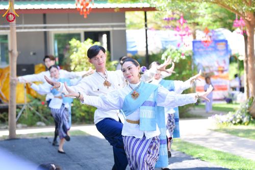 ภาพ No.174799:พิธีทอดกฐินสามัคคีเพื่อสร้างกฏิสามเณรบวชเรียน ณ ศูนย์ปฏิบัติธรรมแก้วกลางนา จ.กาฬสินธุ์ วันที่ 31 ตุลาคม พ.ศ. 2567