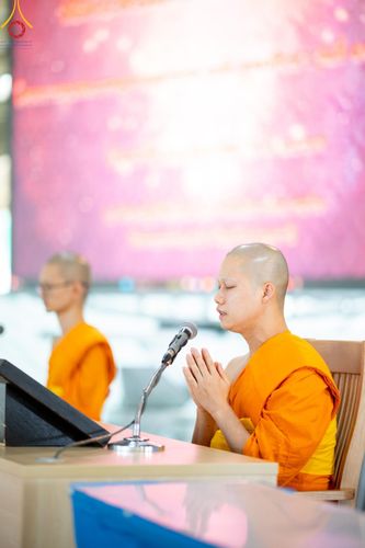 ภาพ No.142243:พิธีตักบาตรฉลองพระใหม่ ในโครงการอุปสมบทหมู่ธรรมทายาท ระดับอุดมศึกษา รุ่นที่ 51 ภาคฤดูฝน ณ วัดพระธรรมกาย จ.ปทุมธานี วันเสาร์ที่ 22 มิถุนายน พ.ศ. 2567