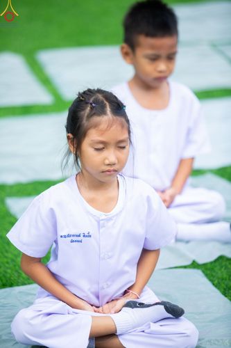 ภาพ No.86594:สมาชิก อบต.คลองสาม อ.คลองหลวง จ.ปทุมธานี เข้าร่วมโครงการสมาธิเพื่อสันติภาพโลก รวมใจนั่งสมาธิสร้างสันติภาพโลก 1 ล้านคน สร้างสถิติโลกกับ Guinness World Records เมื่อวันที่ 24 สิงหาคม พ.ศ.2566