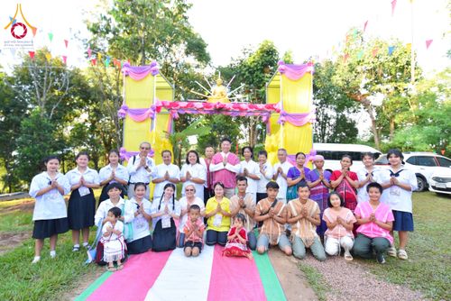 พิธีทอดกฐิน วัดพระธรรมจาริกบ้านต่อปล้าคี ตำบลแม่สอง อำเภอท่าสองยาง จังหวัดตาก ในโครงการกฐินสามัคคีทั่วไทย 30,000 วัด บูชาธรรม 80 ปี หลวงพ่อธัมมชโย โดยคณะศิษยานุศิษย์วัดพระธรรมกาย วันที่ 15 พฤศจิกายน พ.ศ. 2567