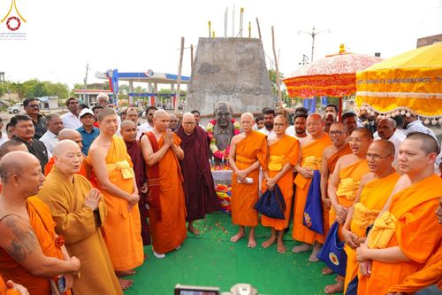 ภาพ No.212797:วันอาทิตย์ที่ 23 มีนาคม พ.ศ. 2568 ❖ คณะสงฆ์นานาชาติส่งมอบพระประธาน 108 องค์ ทั่วอินเดียรำลึกชาตกาล 134 ปี ดร.อัมเบดการ์