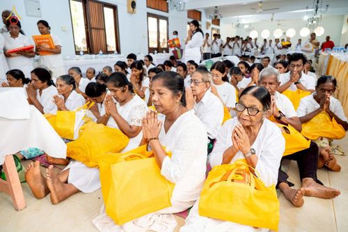 ภาพ No.266603:วันที่ 25 ตุลาคม พ.ศ. 2568 พิธีทอดกฐินสมทบ วัดกัลยาณมิตรต่างประเทศ  บูชาธรรม 81 ปี หลวงพ่อธัมมชโย ณ วัดธรรมวัฒนา รามายา  เมืองมาตะเล ประเทศศรีลังกา 