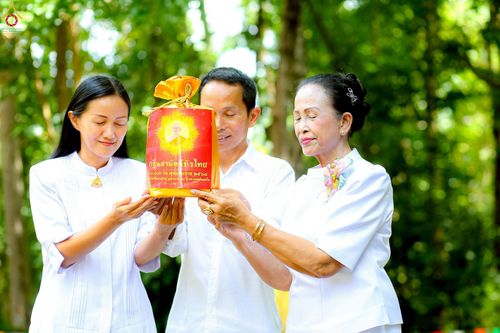 ภาพ No.258342:วันที่ 18 ตุลาคม พ.ศ. 2568 พิธีทอดกฐินสามัคคีทั่วไทย 30,000 วัด โดยคณะศิษยานุศิษย์ บูชาธรรม 81 ปี หลวงพ่อธัมมชโย ณ สำนักสงฆ์ป่าเขานันทา จ.สุพรรณบุรี