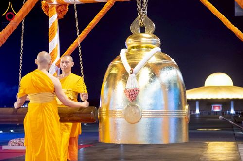 ภาพ No.266450:วันพุธที่ 5 พฤศจิกายน พ.ศ. 2568 (วันพระ ขึ้น 15 ค่ำ เดือน 12) พิธีฉลองชัยสวดมนต์ บทธัมมจักกัปปวัตตนสูตร ครบ 7,844,555,555 จบ ในวันลอยกระทง วัดพระธรรมกาย จ.ปทุมธานี