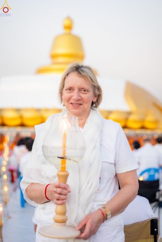 ภาพ No.302200:วันที่ 23 มกราคม พ.ศ. 2569 พิธีจุดประทีปธรรมถวายเป็นพุทธบูชา (ภาพชุดที่ 2) และบูชาธรรมมหาปูชนียาจารย์  ณ อนุสรณ์สถานลำดับที่ 5 สถานที่เผยแผ่วิชชาธรรมกายครั้งแรก อนุสรณ์สถานบางปลา วัดบางปลา อำเภอบางเลน จังหวัดนครปฐม ในโครงการธรรมยาตรา กตัญญูบูชา มหาปูชนีย