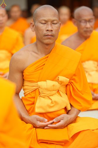 ภาพ No.299999:วันที่ 22 มกราคม พ.ศ.2569 พระธรรมยาตราปฏิบัติธรรม และถ่ายภาพหมู่ประวัติศาสตร์ ณ อาคารธรรมยาตรา กตัญญูบูชามหาปูชนียาจารย์  ตรงข้ามวัดปากน้ำภาษีเจริญ จ.กรุงเทพมหานคร ในโครงการธรรมยาตรา กตัญญูบูชา มหาปูชนียาจารย์ พระมงคลเทพมุนี(สด จนฺทสโร) พระผู้ปราบมาร อนุ