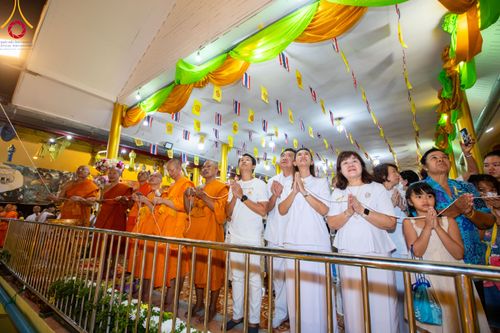 ภาพ No.90506:พิธีอัญเชิญพระบรมสารีริกธาตุประดิษฐาน ณ เจดีย์ศรีสองรัก วัดเก่าเขาน้อย อ.ปากน้ำปราณ จ.ประจวบคีรีขันธ์ วันที่ 3 ตุลาคม พ. ศ. 2566