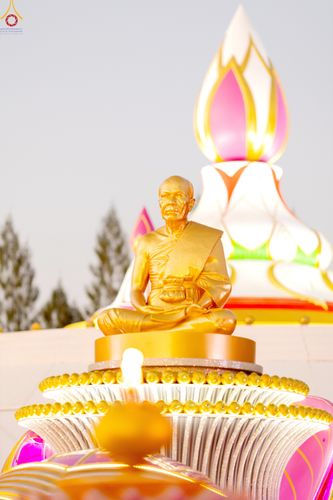 ภาพ No.292098:วันที่ 10 มกราคม พ.ศ. 2569 พิธีจุดประทีปถวายเป็นพุทธบูชา และบูชาธรรมมหาปูชนียาจารย์  ณ อนุสรณ์สถานคลองบางนางแท่น อ.สามพราน จ.นครปฐม ในโครงการธรรมยาตรา กตัญญูบูชา มหาปูชนียาจารย์ พระมงคลเทพมุนี(สด จนฺทสโร) พระผู้ปราบมาร อนุสรณ์สถาน 7 แห่ง ปีที่ 14