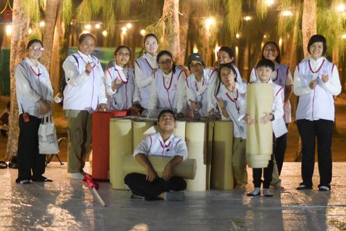 ภาพ No.300550:ภาพเบื้องหลังอาสาสมัครรวมใจ ชุดที่ 3 ในโครงการธรรมยาตรา กตัญญูบูชา มหาปูชนียาจารย์ พระมงคลเทพมุนี(สด จนฺทสโร) พระผู้ปราบมาร อนุสรณ์สถาน 7 แห่ง ปีที่ 14