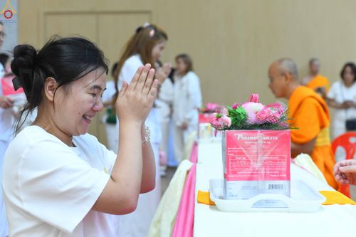 ภาพ No.343675:วันที่ 16 สิงหาคม พ.ศ.2569 พิธีถวายคิลานเภสัช และอุปกรณ์ทางการแพทย์ ณ ห้องแก้วสารพัดนึก2 วัดพระธรรมกาย