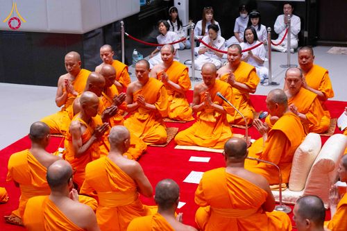 ภาพ No.321479:วันเสาร์ที่ 11 เมษายน พ.ศ.2569 พิธีขอบรรพชา พิธีขอสรณคมณ์และศีล, พิธีถวายบาตร พิธีอุปสมบท โครงการอุปสมบทหมู่ บูชาธรรมหลวงพ่อธัมมชโย พ.ศ.2569 โครงการอุปสมบทหมู่ธรรมทายาท ระดับอุดมศึกษา รุ่น 53 (ภาคฤดูร้อน) ณ วัดพระธรรมกาย ปทุมธานี