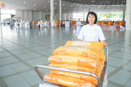 ภาพ No.348313:วันที่ 10 กันยายน พ.ศ.2569 พิธีสวดพระพุทธมนต์ และถวายภัตตาหารเป็นสังฆทาน เนื่องในวันครบ 26 ปี วันคล้ายละสังขาร คุณยายอาจารย์มหารัตนอุบาสิกาจันทร์ ขนนกยูง ณ หอฉันคุณยายอาจารย์ฯ วัดพระธรรมกาย