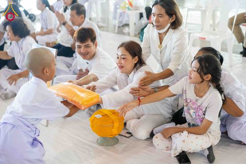 ภาพ No.319479:วันเสาร์ที่ 4 เมษายน พ.ศ.2569 พิธีขอขมา มอบผ้าไตร และถวายบาตรแด่นาคธรรมทายาท ในโครงการบรรพชาสามเณรฟื้นฟูพระพุทธศาสนาทั่วไทย โครงการหน่อแก้วเปรียญธรรม รุ่นที่ 14 โครงการสามเณรยุวธรรมทายาท รุ่นที่ 34 โครงการสามเณรมัชฌิมธรรมทายาท รุ่นที่ 30 ณ สภาธรรมกายสากล