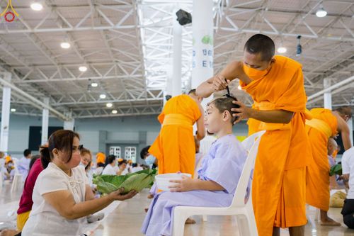 ภาพ No.78758:พิธีปลงผมนาคธรรมทายาท โครงการอบรมยุวธรรมทายาท มัชฌิมธรรมทายาท และธรรมทายาทรุ่นอุดมศึกษา ณ สภาธรรมกายสากล วัดพระธรรมกาย วันเสาร์ที่ 1 เมษายน พ.ศ. 2566