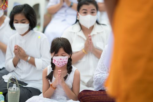 ภาพ No.78667:พิธีตัดปอยผมและปลงผมนาคธรรมทายาท  โครงการบรรพชาและอุปสมบทหมู่ วันคุ้มครองโลก วันที่ 26 มีนาคม พ.ศ.2566 ณ หมู่บ้านบรรลุธรรม วัดพระธรรมกาย