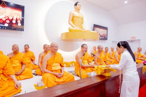 ภาพ No.234741:วันอาทิตย์ที่ 20 กรกฎาคม  พ.ศ.2568 พิธีทอดผ้าป่าภาคพื้นอเมริกา พิธีเจริญพระพุทธมนต์ ฉลองอาคารแก้วธรรมชัยรัตนอนันต์ วัดพระธรรมกายเทนเนสซี ประเทศสหรัฐอเมริกา