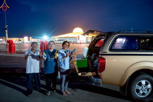 ภาพ No.219215:วันที่ 19-21 เมษายน พ.ศ. 2568 การเตรียมงานในลานธรรม , วิหารคด เพื่องานวันคุ้มครองโลก 22 เมษายน พ.ศ. 2568