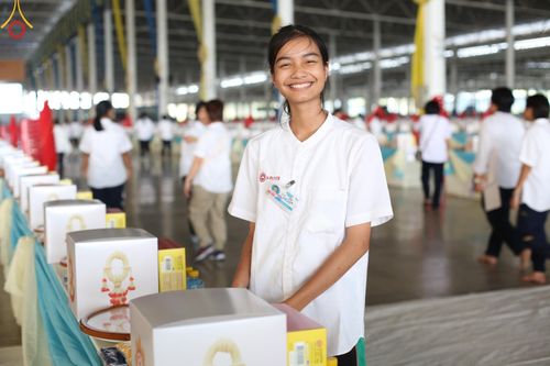 ภาพ No.61483:V.36 ทุ่มเทเพื่อพ่อ 80 ปี ภาพการเตรียมงานของหน่วยงานต่างๆ เพื่อพิธีฉลองอายุวัฒนมงคล 80 ปี หลวงพ่อธัมมชโย และรับถวายมหาสังฆทาน 10,000 กว่าวัดทั่วประเทศ ในวันคุ้มครองโลก จันทร์ที่ 22 เมษายน พ.ศ.2567