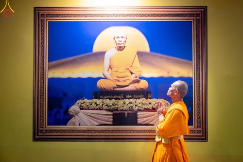 ภาพ No.154953:พิธีจุดประทีป, พิธีฉลองชัยสวดมนต์บทธัมมจักกัปปวัตนสูตร ณ มหารัตนวิหารคด วัดพระธรรมกาย วันอังคารที่ 17 กันยายน พ.ศ. 2567