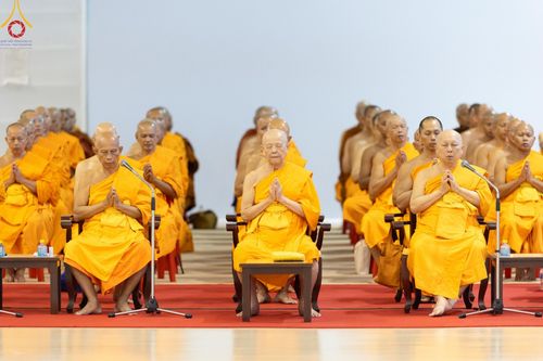 ภาพ No.136705:พิธีตักบาตร พิธีบูชาข้าวพระ ในวันอาทิตย์ต้นเดือนที่ 5 พฤษภาคม พ.ศ. 2567 ณ วัดพระธรรมกาย จ.ปทุมธานี