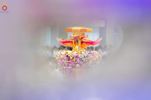 ภาพ No.167633:พิธีตักบาตรและพิธีบูชาข้าวพระ ในวันอาทิตย์ที่ 3 พฤศจิกายน พ.ศ. 2567 ณ วัดพระธรรมกาย