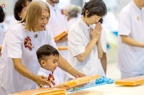 ภาพ No.251699:วันที่ 10 ตุลาคม พ.ศ. 2568 พิธีทอดผ้าป่าสมทบกฐินวัดพระธรรมกาย และสมทบกฐิน 30,000 กว่าวัดทั่วประเทศ ครั้งที่ 3 ณ สภาธรรมกายสากล วัดพระธรรมกาย