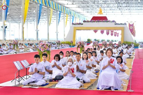 ภาพ No.60458:การต้อนรับพระสังฆาธิการ 10,000 กว่าวัดทั่วประเทศ พิธีมอบปัจจัยช่วยเหลือครู 4 จังหวัดชายแดนภาคใต้ พิธีปฏิบัติธรรม ในวันคุ้มครองโลก วันจันทร์ที่ 22 เมษายน พ.ศ.2567 ณ วัดพระธรรมกาย จ.ปทุมธานี