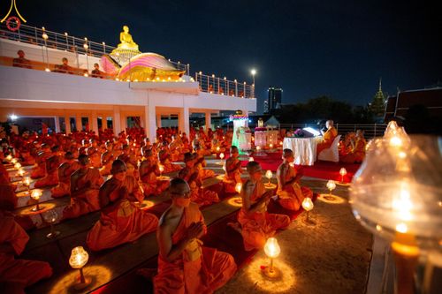 ภาพ No.119304:พิธีจุดประทีปถวายเป็นพุทธบูชา และบูชาธรรมมหาปูชนียาจารย์ พระมงคลเทพมุนี(สด จนฺทสโร) ในโครงการธรรมยาตราฯ วันที่ 26 มกราคม พ.ศ. 2567 ณ อาคารธรรมยาตรา กตัญญูบูชามหาปูชนียาจารย์ ตรงข้ามวัดปากน้ำภาษีเจริญ จ.กรุงเทพมหานคร