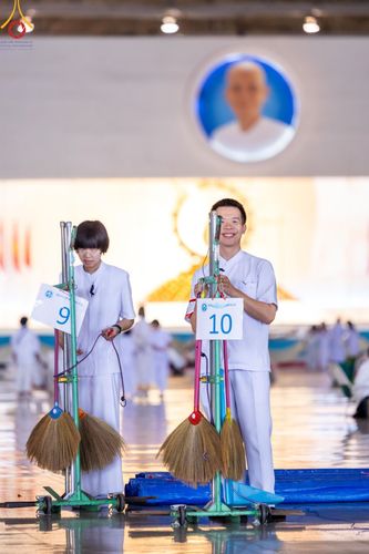 ภาพ No.207374:พิธีตักบาตร และปฏิบัติธรรมช่วงสาย ในวันมาฆบูชา วันพุธที่ 12 กุมภาพันธ์ พ.ศ. 2568 ณ วัดพระธรรมกาย จังหวัดปทุมธานี