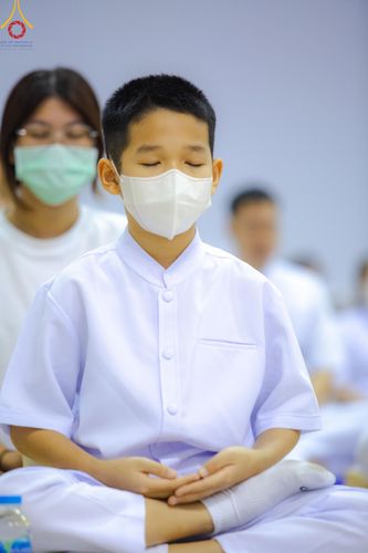 ภาพ No.139206:พิธีตักบาตร , พิธีบูชาข้าวพระ ณ ห้องแก้วสารพัด 1 สภาธรรมกายสากล วัดพระธรรมกาย วันอาทิตย์ต้นเดือนที่ 2 มิถุนายน พ.ศ. 2567