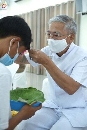 ภาพ No.78685:พิธีตัดปอยผม ปลงผม นาคธรรมทายาท ในโครงการบรรพชาฟื้นฟูพระพุทธศาสนาทั่วไทย ณ ศูนย์ปฎิบัติธรรมสระบุรี ต.นายาว อ.พระพุทธบาท จ.สระบุรี  วันที่ 29 มีนาคม พ.ศ.2566