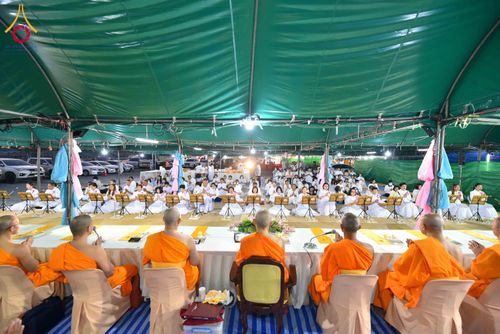 ภาพ No.301039:วันที่ 23 มกราคม พ.ศ. 2569 พิธีถวายภัตตาหารเป็นสังฆทาน แด่พระธรรมยาตรา ณ อนุสรณ์สถานบางปลา วัดบางปลา อำเภอบางเลน จังหวัดนครปฐม ในโครงการธรรมยาตรา กตัญญูบูชา มหาปูชนียาจารย์ พระมงคลเทพมุนี(สด จนฺทสโร) พระผู้ปราบมาร อนุสรณ์สถาน 7 แห่ง ปีที่ 14