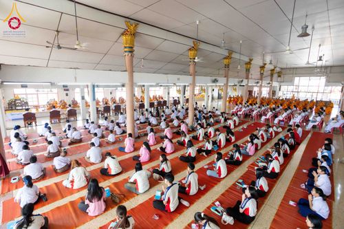 ภาพ No.300420:วันที่ 22 มกราคม พ.ศ. 2569 พิธีทอดผ้าป่าทำนุบำรุงศาสนสถาน ณ วัดรางกำหยาด ต.บางภาษี อ.บางเลน จ.นครปฐม ในโครงการธรรมยาตรา กตัญญูบูชา มหาปูชนียาจารย์ พระมงคลเทพมุนี(สด จนฺทสโร) พระผู้ปราบมาร อนุสรณ์สถาน 7 แห่ง ปีที่ 14