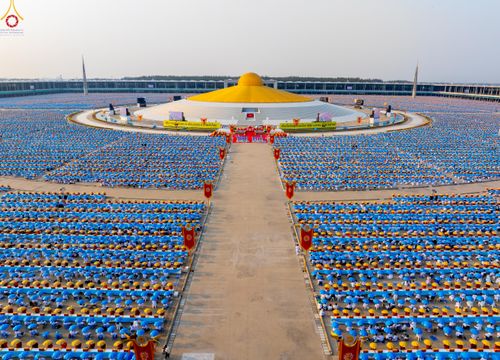 ภาพ No.323998:วันที่ 22 เมษายน พ.ศ.2569 (วันคุ้มครองโลก) พิธีถวายมหาสังฆทาน 40,000 กว่าวัดทั่วประเทศ ณ ลานธรรม พระมหาธรรมกายเจดีย์ วัดพระธรรมกาย