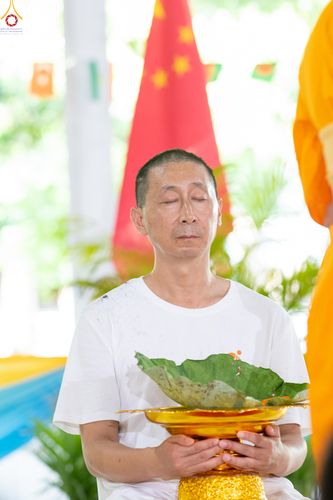 ภาพ No.338321:วันอาทิตย์ที่ 5 กรกฎาคม พศ.2569 พิธีตัดปอยผมธรรมทายาทนานาชาติ IDOP รุ่นที่ 21 จากประเทศจีน มาเลเซีย สิงคโปร์ และไต้หวัน ณ โถงช้าง วัดพระธรรมกาย