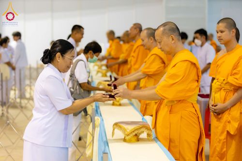 ภาพ No.338032:วันอาทิตย์ต้นเดือน 5 กรกฎาคม พ.ศ.2569 สัมมนาพิเศษ พิธีมอบพระของขวัญ ณ ห้องแก้วสารพัด1 วัดพระธรรมกาย