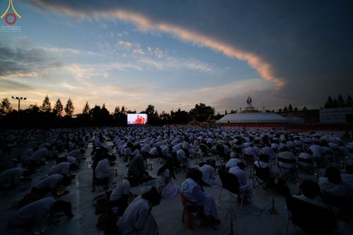 ภาพ No.70221:พิธีจุดประทีปถวายเป็นพุทธบูชา และบูชาธรรมมหาปูชนียาจารย์ ในโครงการธรรมยาตรากตัญญูบูชา มหาปูชนียาจารย์ พระมงคลเทพมุนี(สด จนฺทสโร) พระผู้ปราบมาร ปีที่ 11 ณ อนุสรณ์สถานลำดับที่ 2 สถานที่ตั้งมโนปณิธานบวชตลอดชีวิต อนุสรณ์สถานคลองบางนางแท่น อ.สามพราน จ.นครปฐม 
