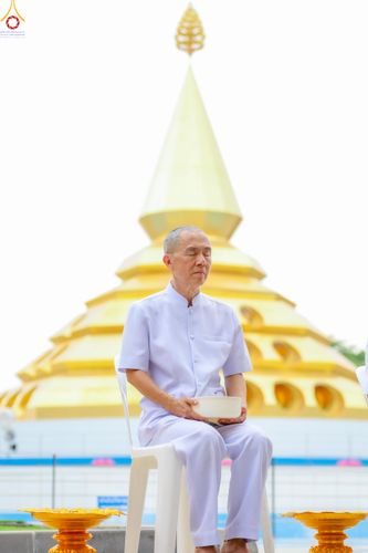 ภาพ No.330554:วันที่ 30 พฤษภาคม พ.ศ.2569 พิธีตัดปอยผมและปลงผม อุบาสกอุปสมบทอุทิศชีวิต 11 ท่าน (ภาพชุดที่ 2) ณ โบสถ์พระไตรปิฎก วัดพระธรรมกาย จังหวัดปทุมธานี