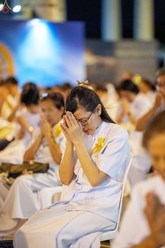 ภาพ No.345949:วันพฤหัสบดีที่ 27 สิงหาคม พ.ศ.2569 พิธีฉลองชัยสวดมนต์บทธัมมจักกัปปวัตตนสูตร 8,657,585,858 จบ ณ มหารัตนวิหารคด วัดพระธรรมกาย