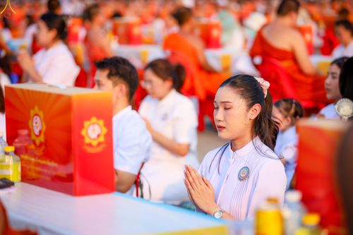 ภาพ No.324683:วันที่ 22 เมษายน พ.ศ.2569 (วันคุ้มครองโลก) บรรยากาศสาธุชน ในงานถวายมหาสังฆทาน 40,000 กว่าวัดทั่วประเทศ ณ ลานธรรม วัดพระธรรมกาย