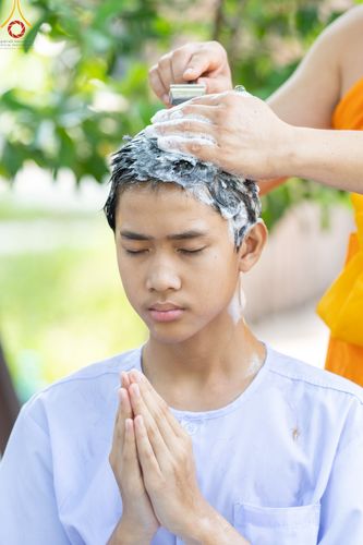 ภาพ No.79275:พิธีตัดปอยผม พิธีขอขมา มอบบาตร-ผ้าไตรนาคธรรมทายาท ในโครงการบรรพชาฟื้นฟูพระพุทธศาสนาทั่วไทย ณ ศูนย์อบรมเยาวชนนครปฐม วันเสาร์ที่ 1 เมษายน พ.ศ.2566